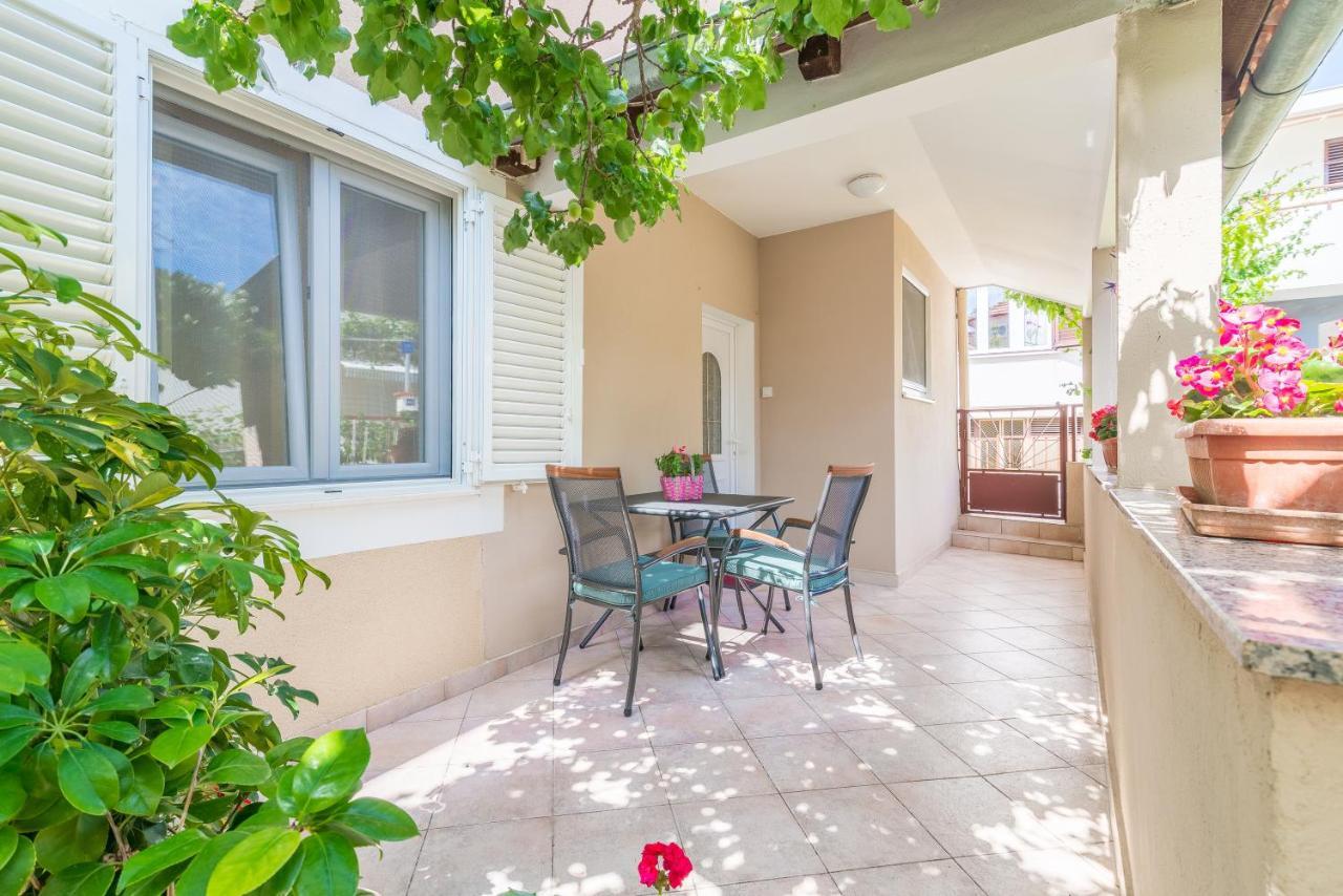 Apartments Tolic Biograd Na Moru Exterior foto