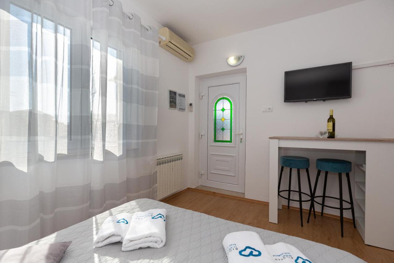Apartments Tolic Biograd Na Moru Exterior foto