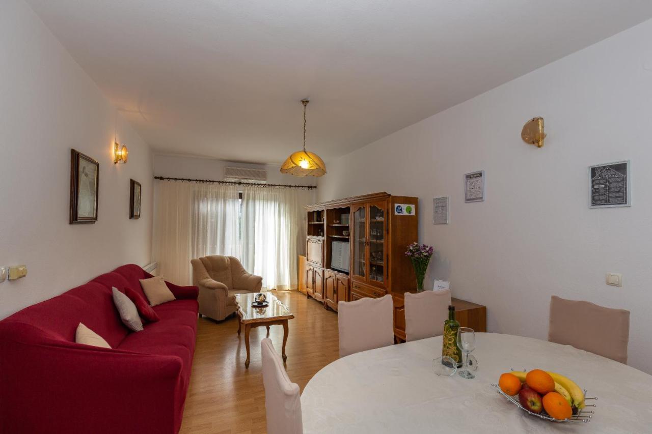 Apartments Tolic Biograd Na Moru Exterior foto